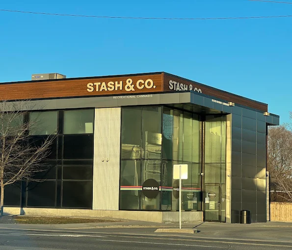 Stash & Co. - Ottawa (Merivale Rd) store front