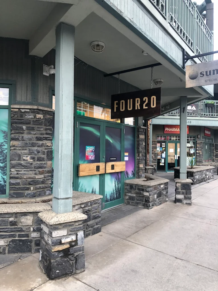 FOUR20 - Jasper store front