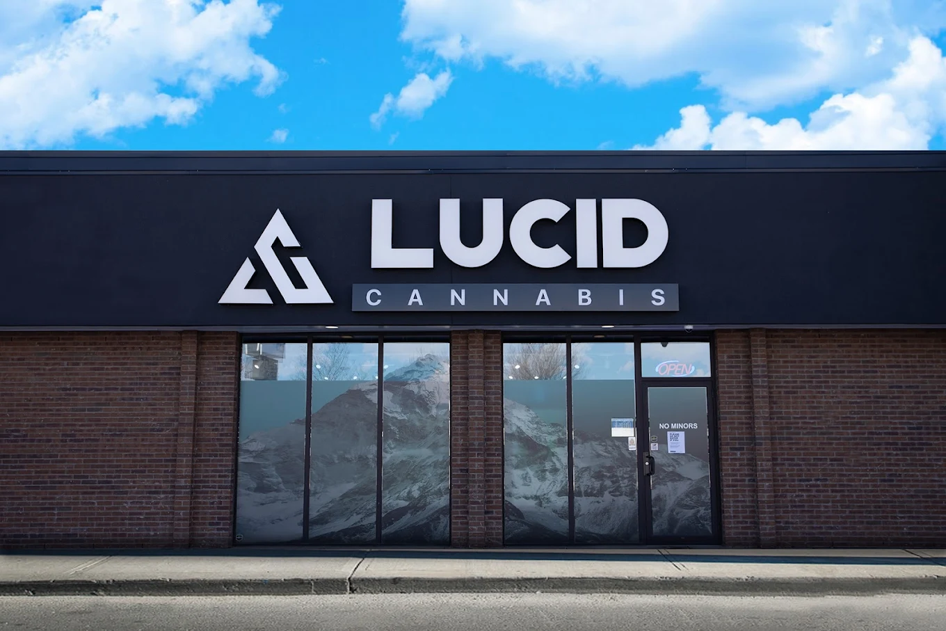 LUCID Cannabis - Edmonton 111 Avenue store front