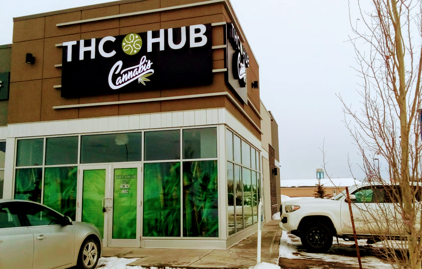 THC HUB CANNABIS - Fort Sask store front