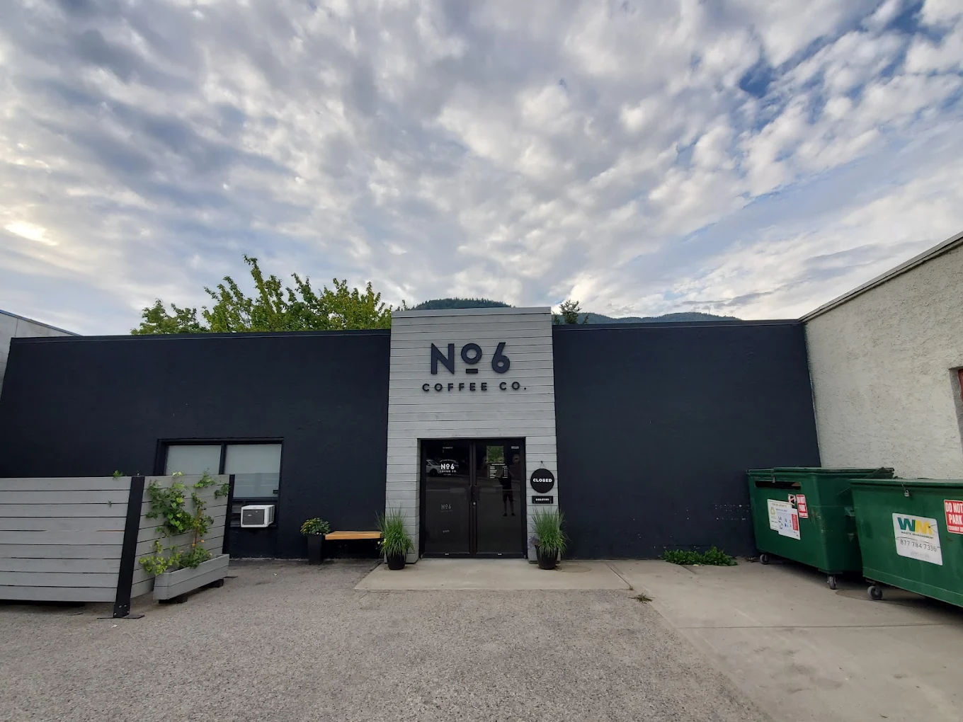 The Kootenays Cannabis Tree store front