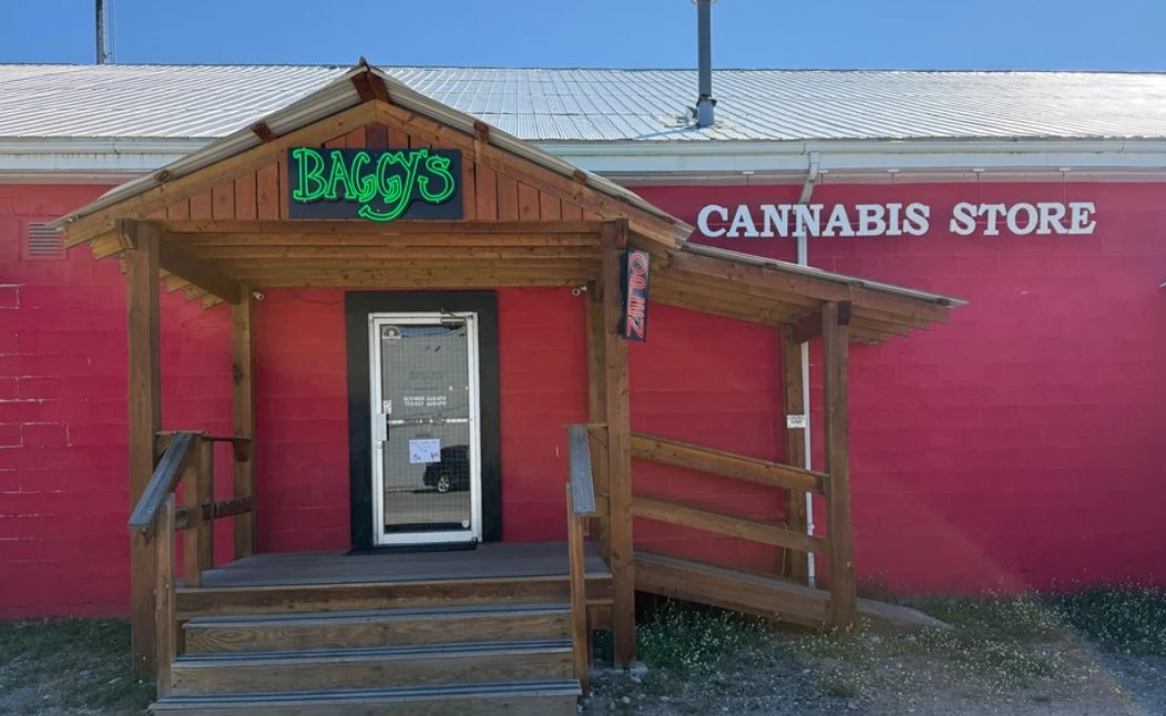 Baggy's Cannabis Store store front