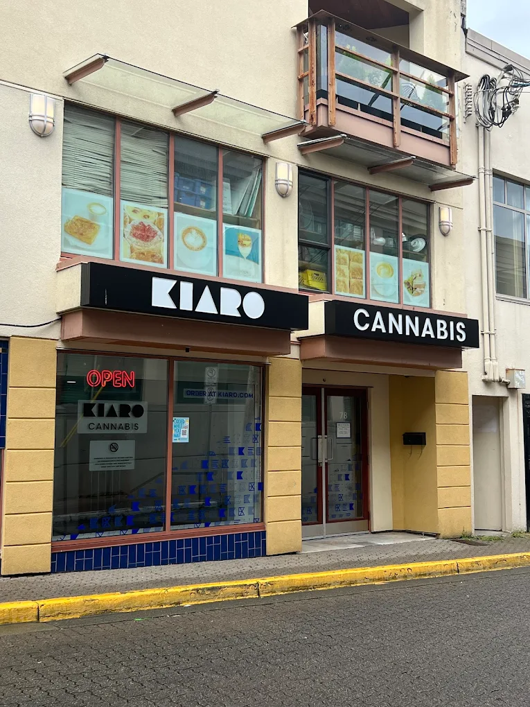 Kiaro Weed - Nanaimo store front