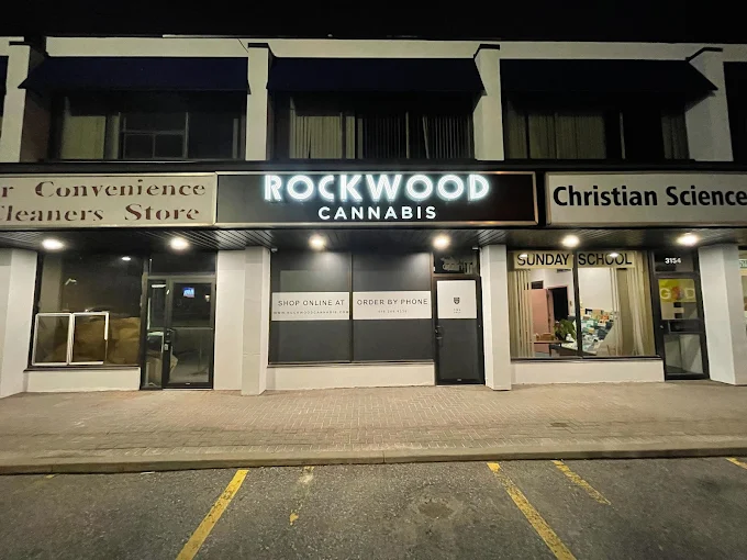 Rockwood Cannabis store front