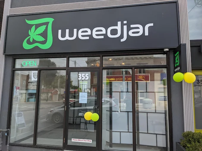 WEEDJAR store front