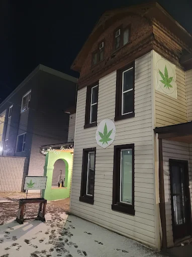 Cannabis Plus - 89 Cumberland store front