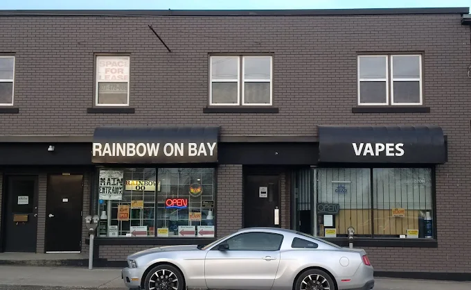 Rainbow Thunder Bay Cannabis store front