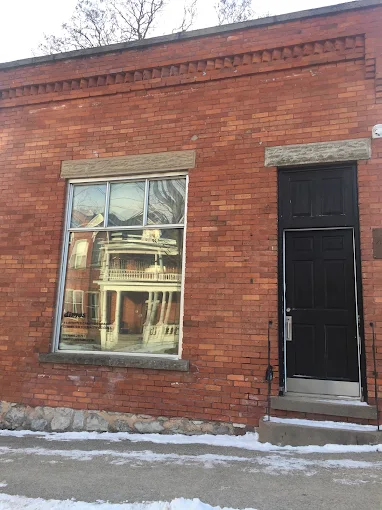 Dimes Cannabis - Thornbury store front