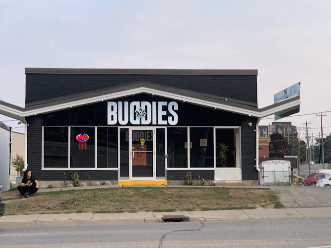BUDDIES CANNABIS store front