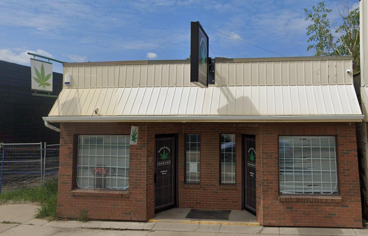 Budzz & Roses store front