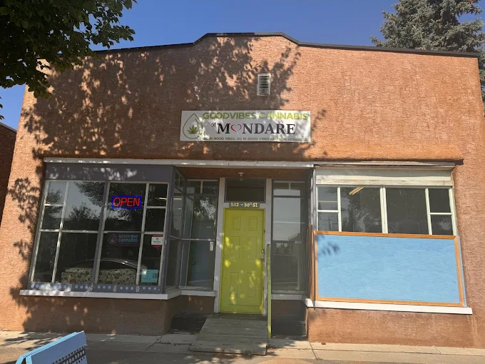 GoodVibes Cannabis of Mundare store front