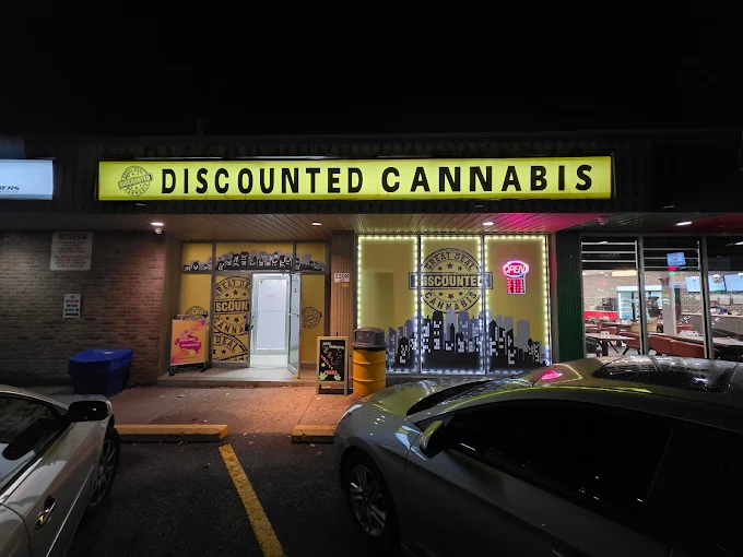 Discounted Cannabis - Discounted Cannabis - Welland store front