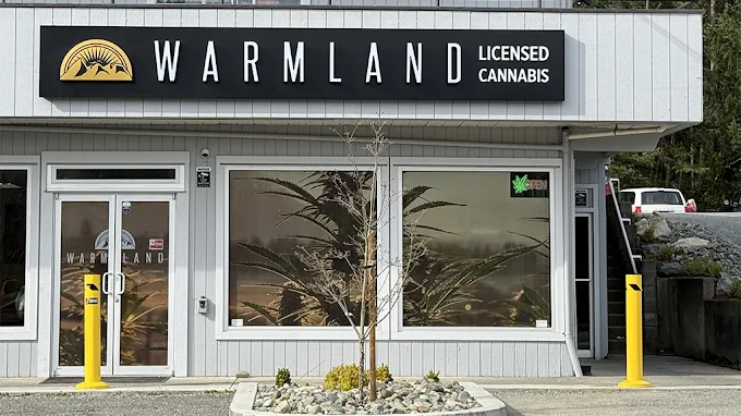 Warmland Cannabis (Mill Bay) store front