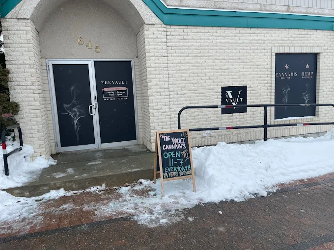 The Vault Cannabis - Sainte Rose du Lac store front