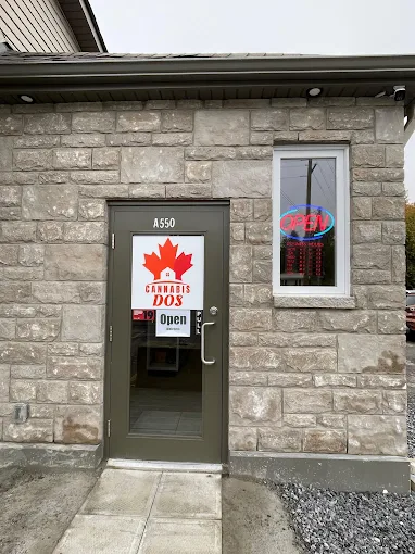 CANNABIS DOS store front