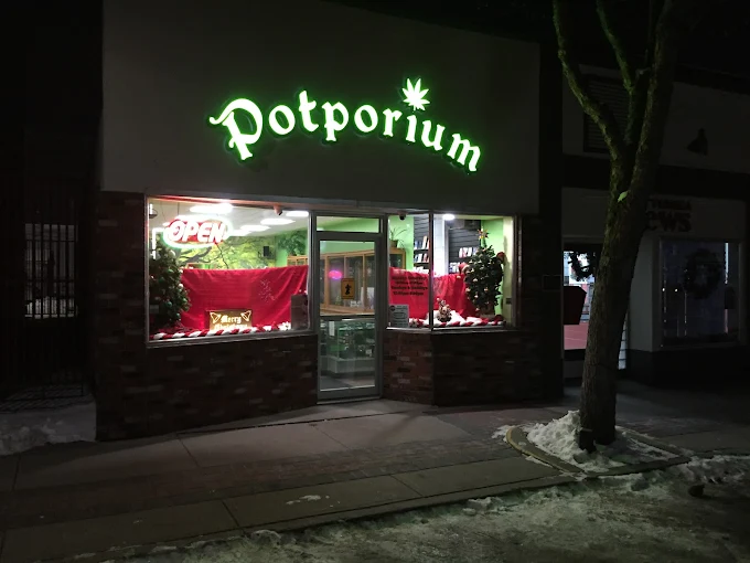 Potporium store front