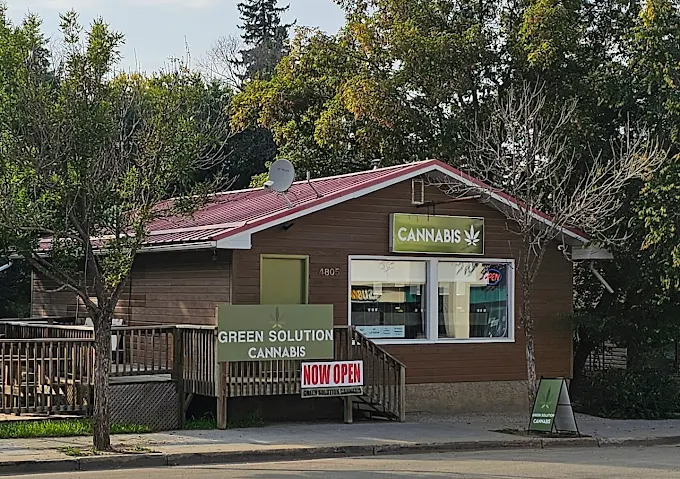 Green Solution Cannabis store front