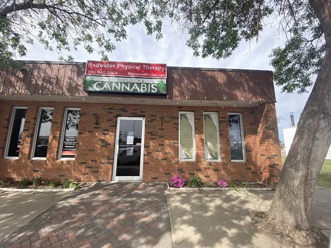 Green Solution Cannabis store front