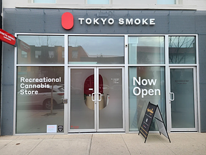 Tokyo Smoke - 2577 Yonge St store front