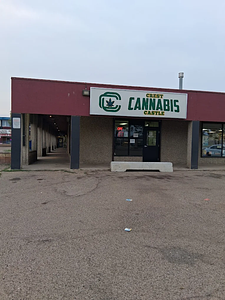 Crest Cannabis Castle store front