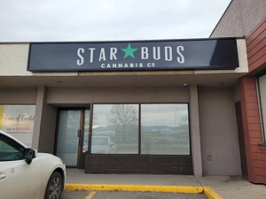 Star Buds Cannabis Co. - Kelowna store front