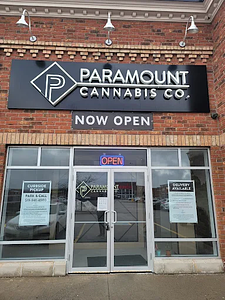 Paramount Cannabis - Orangeville store front