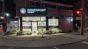 Davenport Leaf store front