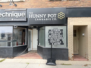 Hunny Pot Cannabis - Midtown Yonge store front