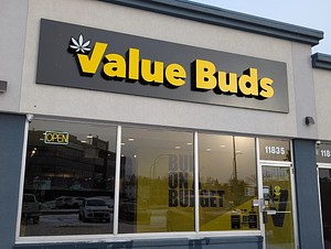 Spiritleaf - Sherbrooke store front