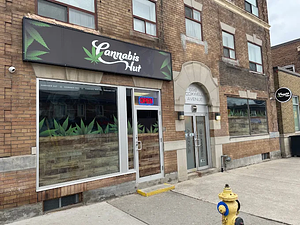 Cannabis Hut - Coxwell store front