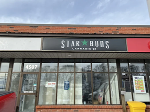 Star Buds Cannabis Co. - Amherstview store front