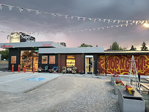 Superblend Stop-N-Glow store front