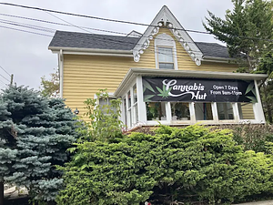 Cannabis Hut - Mississauga store front