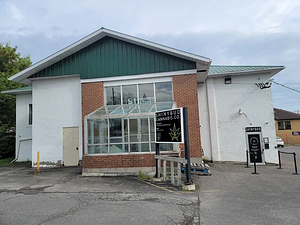 Shiny Bud - Bowmanville store front