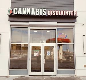 Cannabis Discounter - Maclab store front