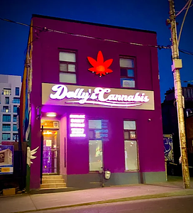 Dolly's Cannabis store front