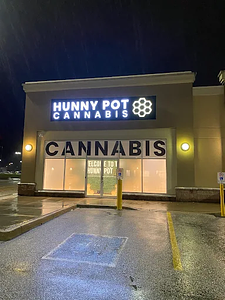 Hunny Pot Cannabis - Sarnia store front
