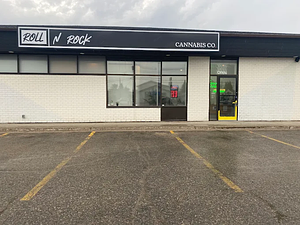 ROLL N ROCK Cannabis Co - Timmins store front