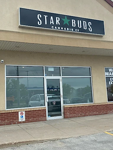 Star Buds Cannabis Co. - Wasaga Beach store front