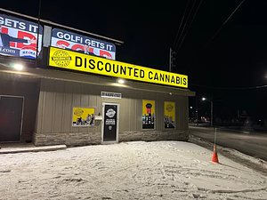 Discounted Cannabis - St. Catharines store front