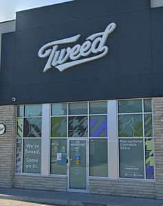 Tokyo Smoke - 8th St Saskatoon store front