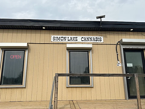 Simon Lake Cannabis Store store front