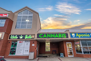 Wake N' Bake Cannabis - Lake District store front