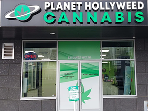 Planet Hollyweed store front